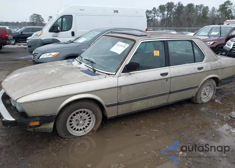 1986 BMW 528 E z USA, uszkodzony, nr VIN WBADK7303G9651495